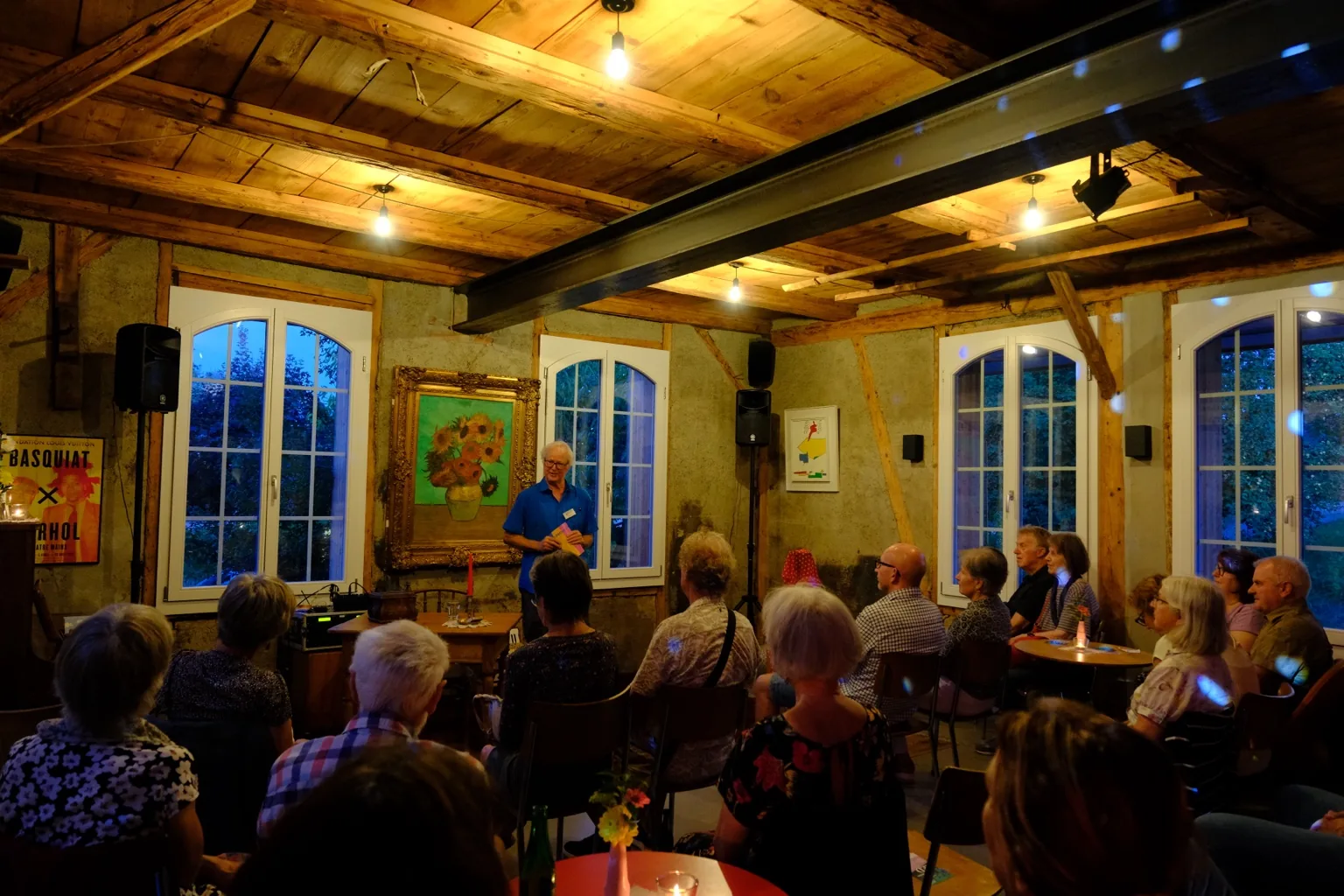 Begrüssung des Publikums in der Alten Wagnerei